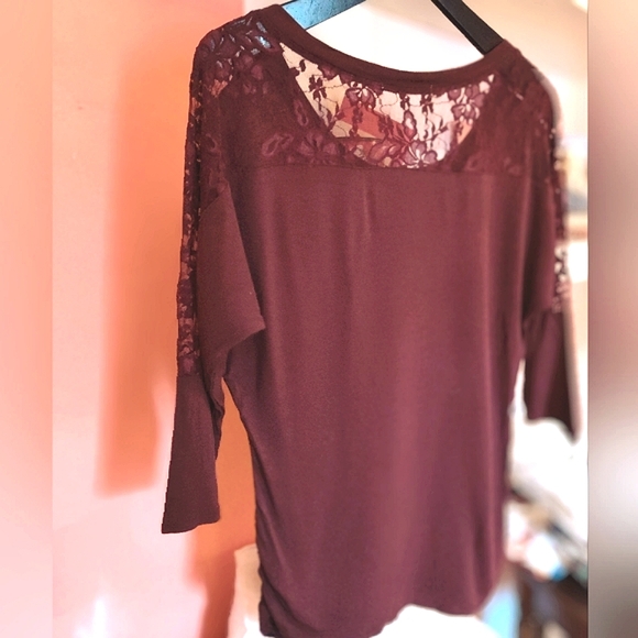 M-L Tag less Maroon Lace Crew Neck Cut Out Long-sleeve Top - Picture 5 of 15